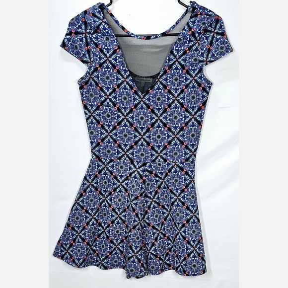Medium CHARLOTTE RUSSE  Shorts Romper - Picture 1 of 5